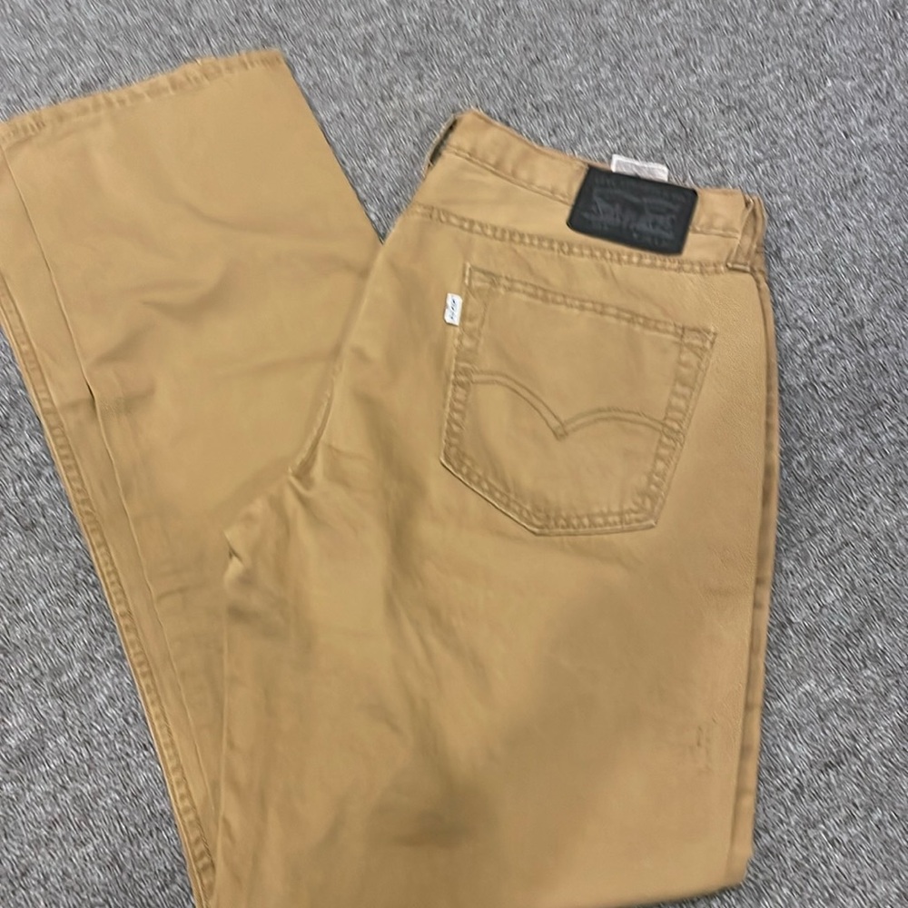 Men’s Levi’s chino jeans